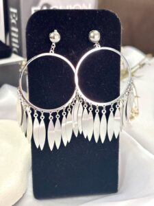 BRINCO ARGOLA COM FRANJA